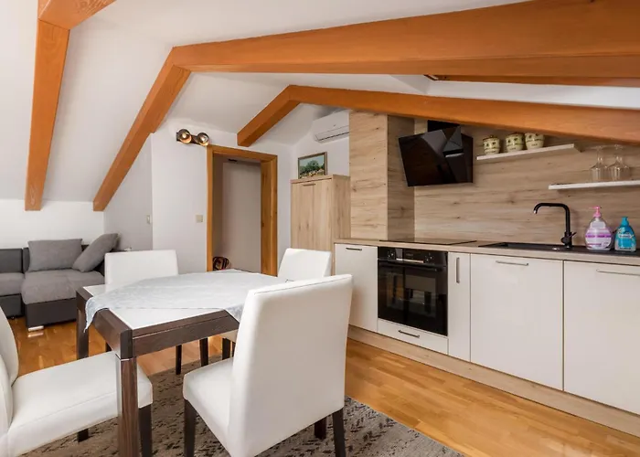 4 Bedroom Cozy In Dom wakacyjny
