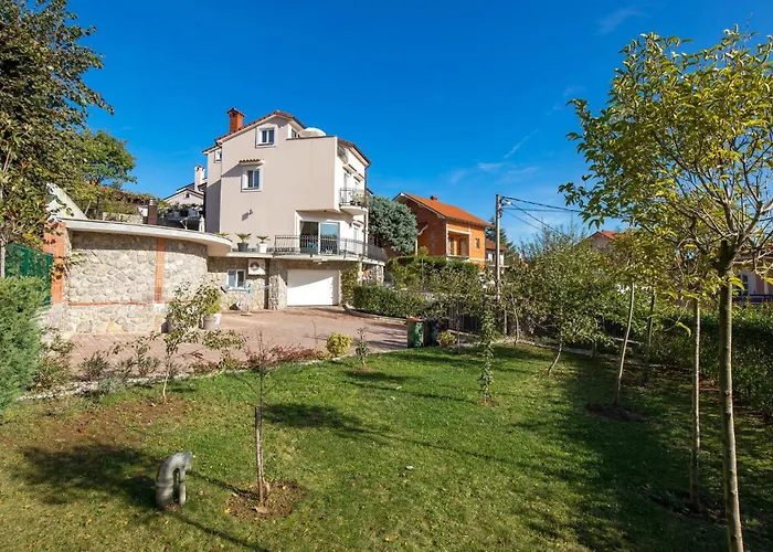 Dom wakacyjny 4 Bedroom Cozy In Matulji