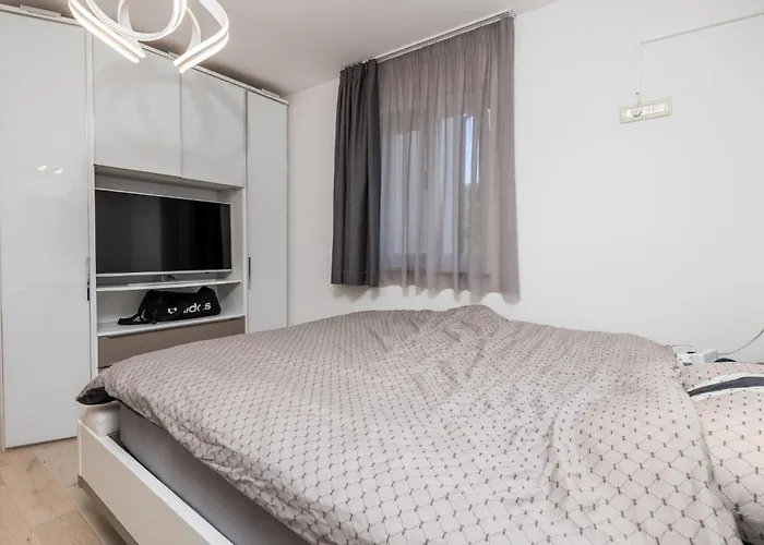 4 Bedroom Cozy In