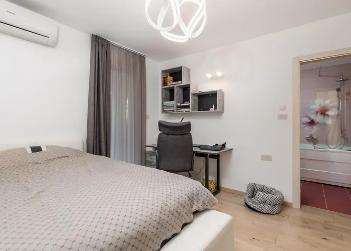 4 Bedroom Cozy In