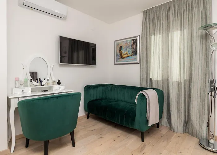 4 Bedroom Cozy In Casa vacanze
